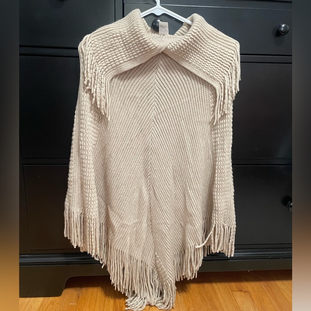 Knitted Women’s Poncho
